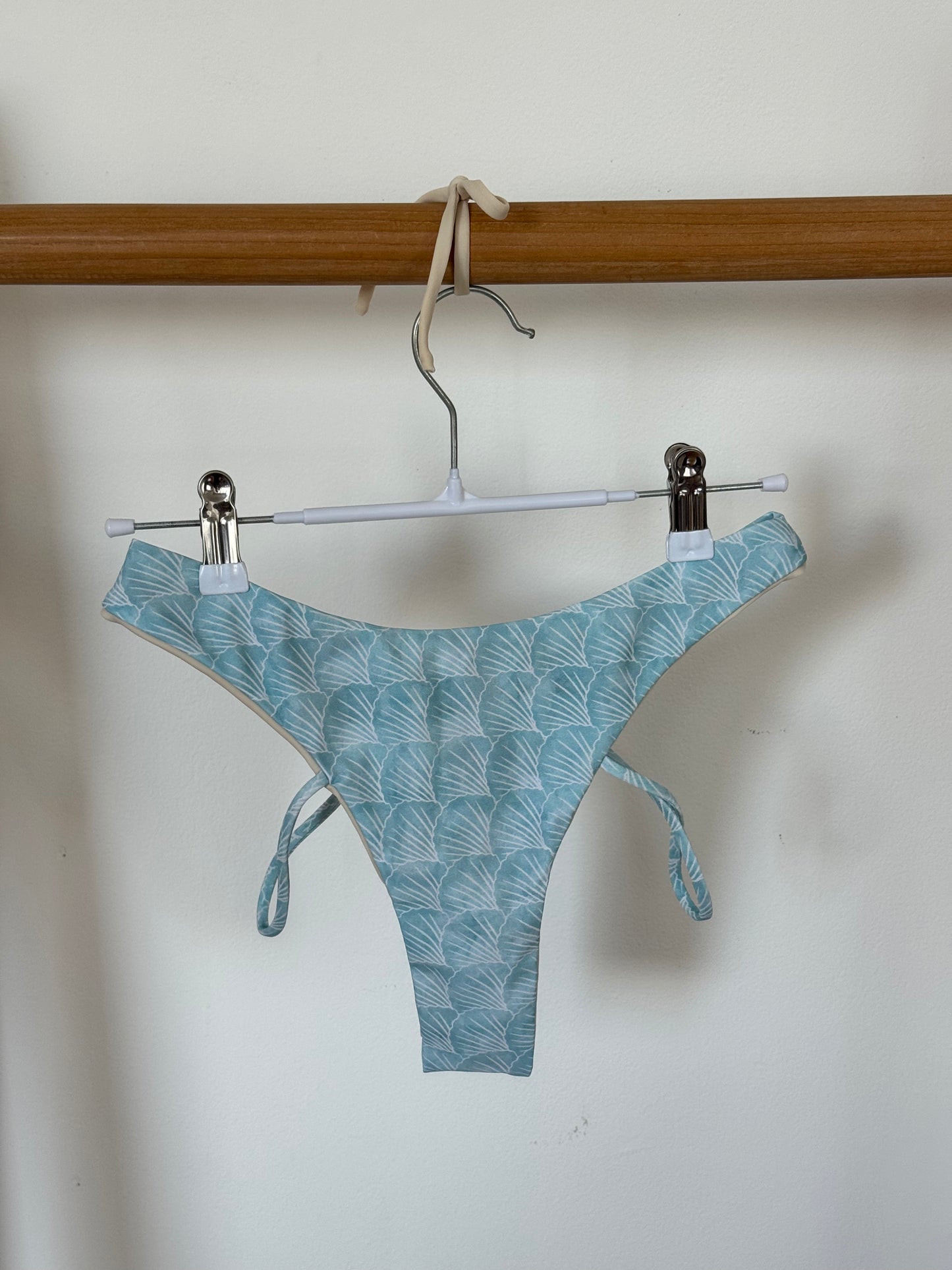 Bay Scallop - Strappy Thong Bikini Bottom