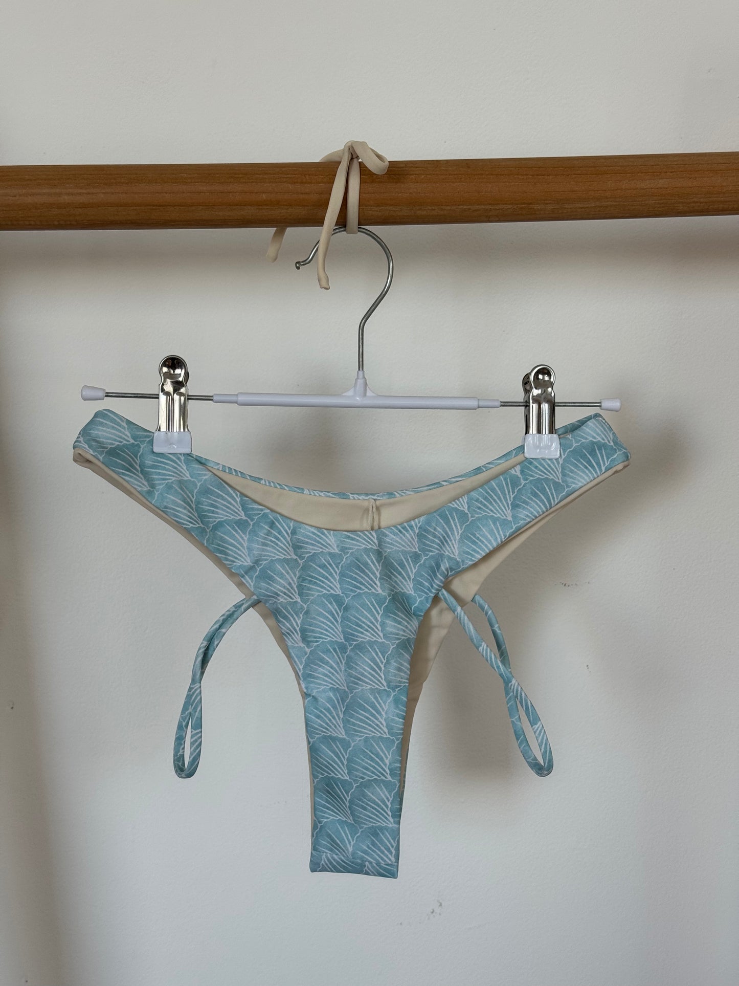 Bay Scallop - Strappy Thong Bikini Bottom