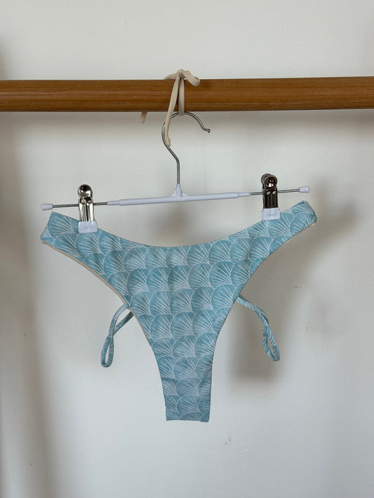 Bay Scallop - Strappy Thong Bikini Bottom